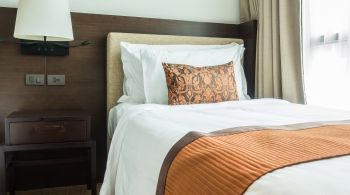 Enchimento para edredom e travesseiros com penas de ganso proporcionam o luxo de um hotel 5 estrelas